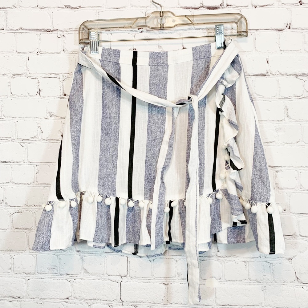 Selfie Leslie skirt Striped with ruffle trim tassels